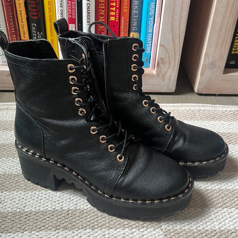 Vince Camuto combat boot 38.5